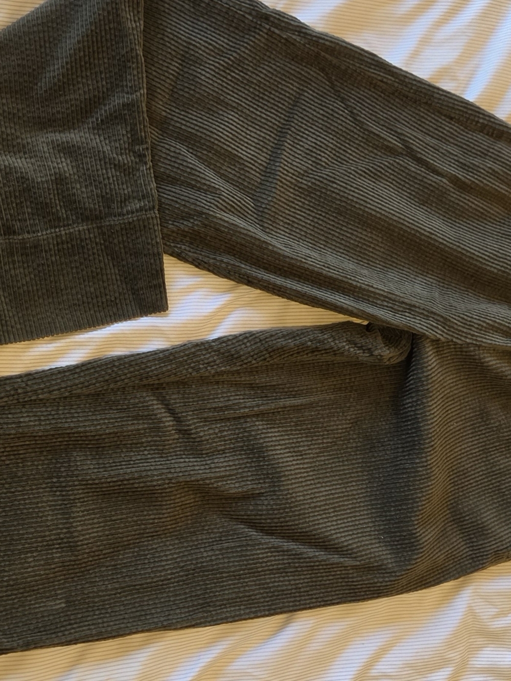 Naif Corduroy Pants in Olive Green